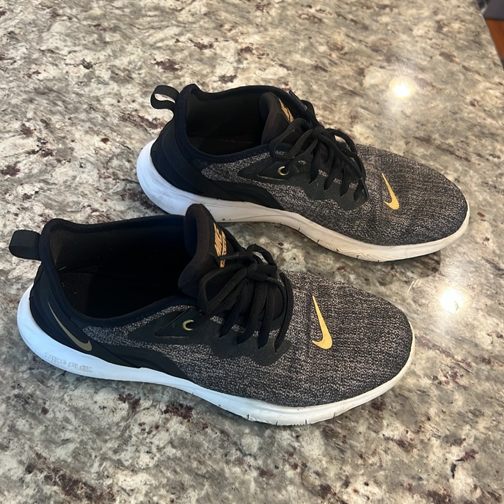 Nike Flex TR 9 Tennis Shoes - Picture 2 of 8